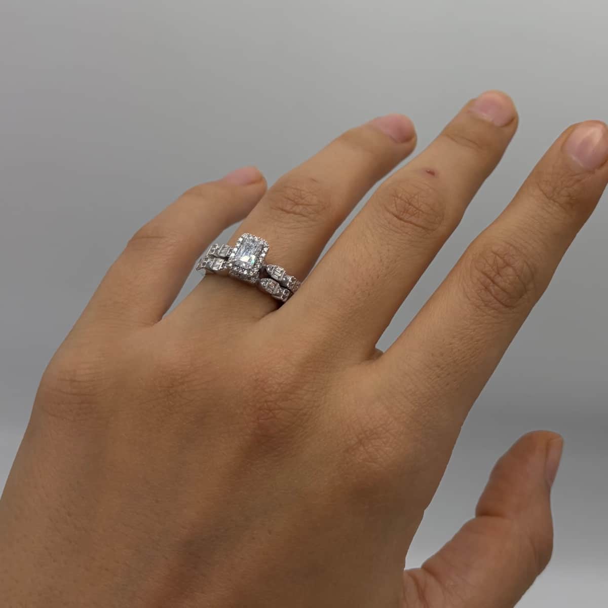 انگشتر طلا 18 عیار سولیتر وزن 4.320 گرم اجرت ساخت 16 درصد کد GD01 000389 - تصویر 4