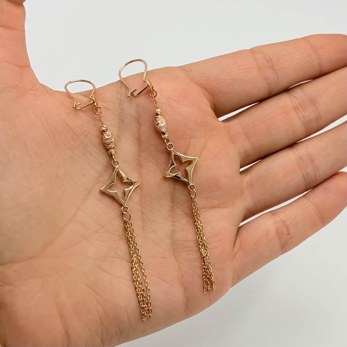گوشواره طلا 18 عیار آویزی وزن 3.730 گرم اجرت ساخت 12 درصد کد GD01 000371