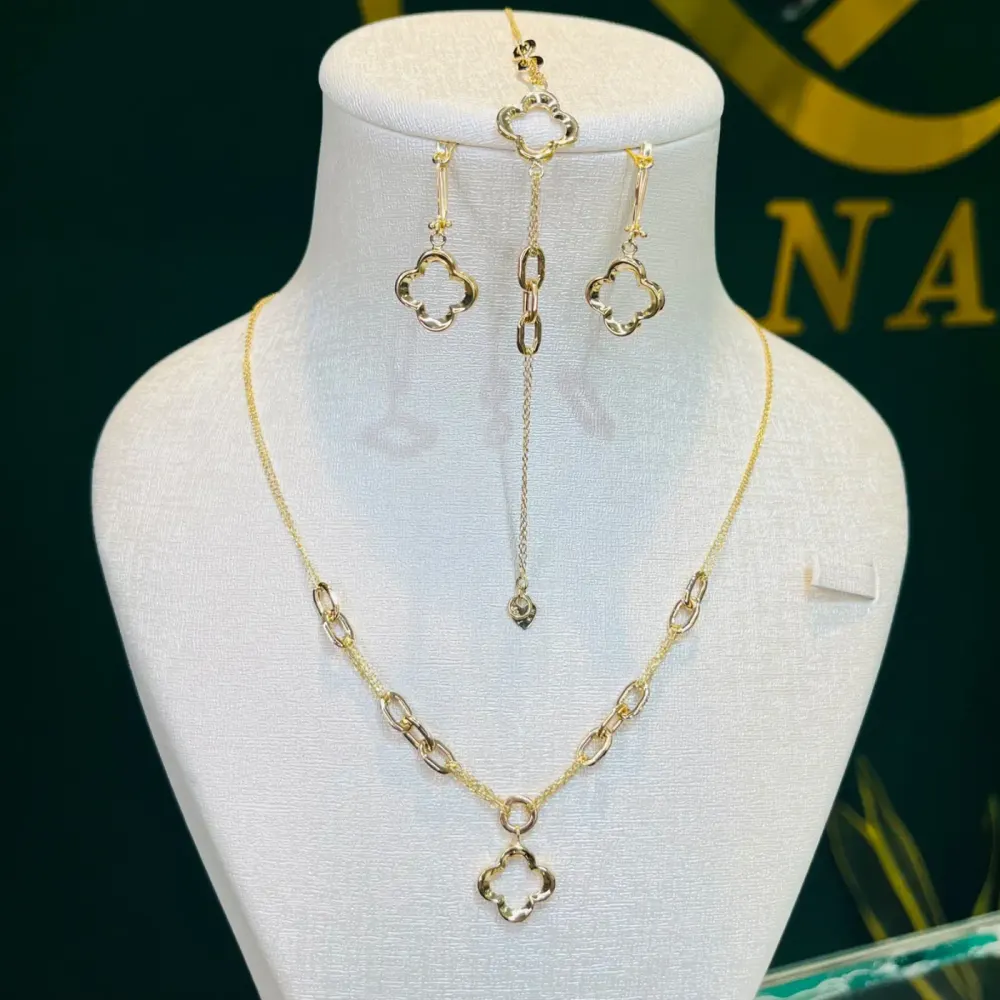 سرویس طلا 18 عیار مینیمال چهار برگ وزن 9.210 گرم اجرت ساخت ۱۲ درصد کد GD01 000261