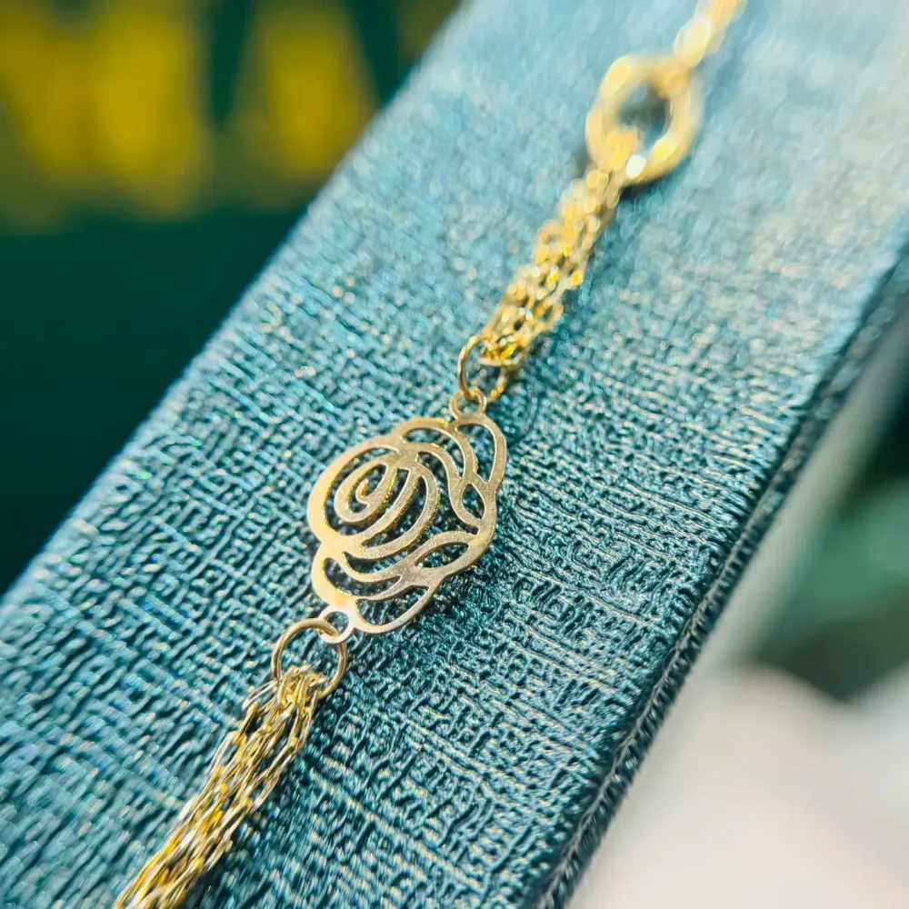 دستبند طلا ۱۸ عیار مینیمال گل رز وزن ۱٫۷۴۰ گرم اجرت ساخت ۱۲ درصد کد GD01 000071 - تصویر 3