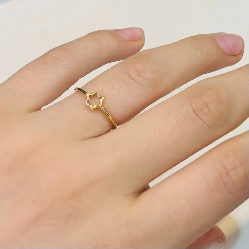 انگشتر طلا 18 عیار مینیمال گل توخالی وزن ۰.۷۵0 گرم اجرت ساخت ۱۳ درصد کد GD01 000183 - تصویر 2