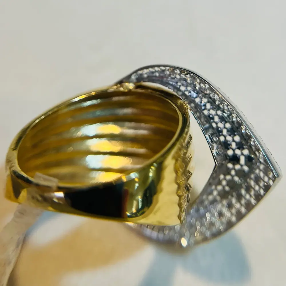 انگشتر طلا 18 عیار نمادار مثلثی تراش وزن ۴.۲00 گرم اجرت ساخت ۹ درصد کد GD01 000181 - تصویر 2