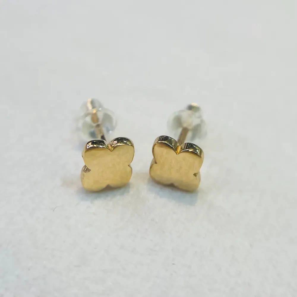 گوشواره طلا 18 عیار میخی ونکلیف آینه ای وزن ۰.۶۵0 گرم اجرت ساخت ۷ درصد کد GD01 000116 - تصویر 2