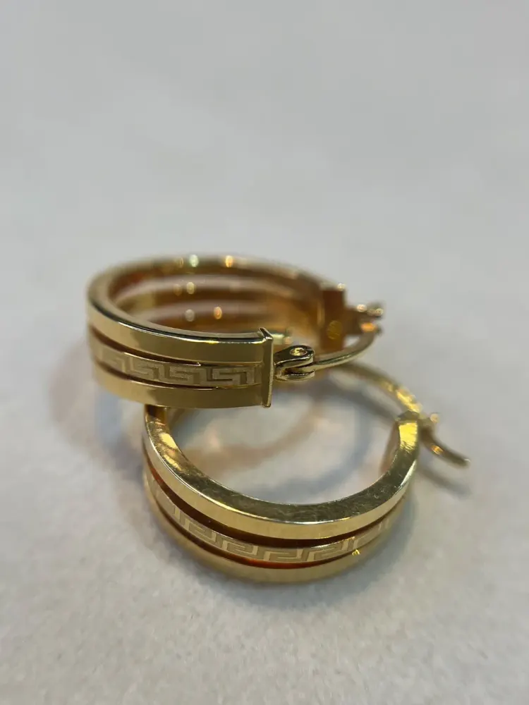گوشواره طلا 18 عیار حلقه ای سه رج ورساچه وزن ۲.۹00 گرم اجرت ساخت ۱۴ درصد کد GD01 000137 - تصویر 3