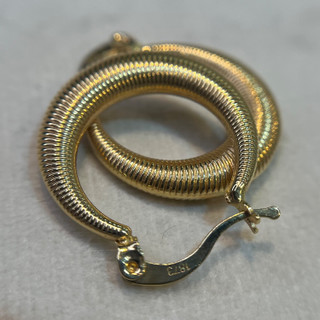 گوشواره طلا 18 عیار حلقه ای خطدار وزن۳.۴۴0 گرم اجرت ساخت ۱۱ درصد کد GD01 000046