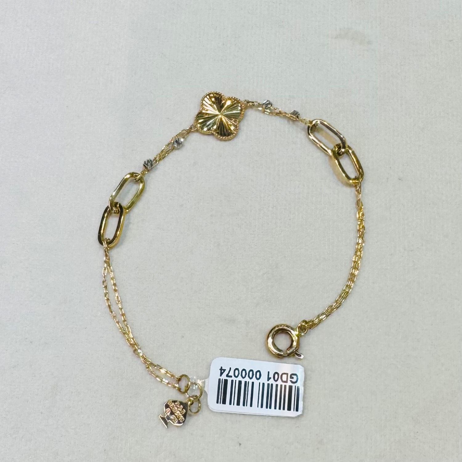 دستبند طلا 18 عیار ونکلیف تراش وزن ۲.۸۱ گرم اجرت ساخت ۱۲ درصد کد GD01 000074